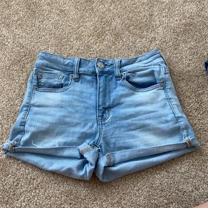LIGHT WASH AMERICAN EAGLE SHORTS